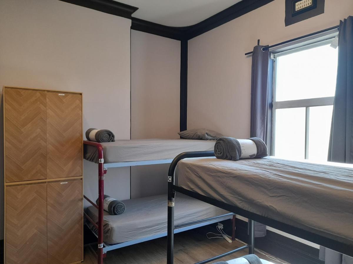 6 Bed Mixed Dormitory
